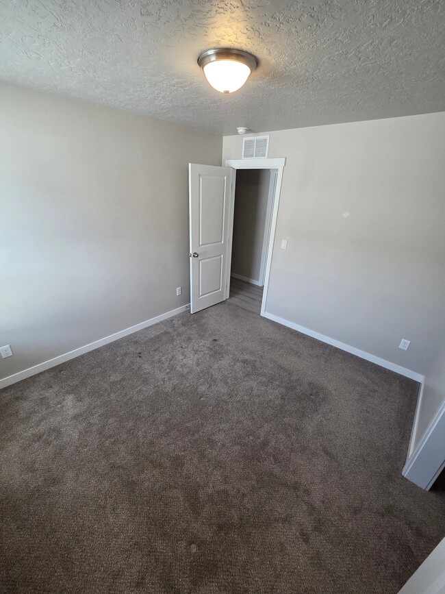 17649 Desert Rdg Ave