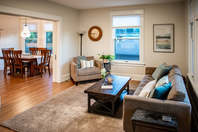 Building Photo - 1111 W 12th Ave Unit 1