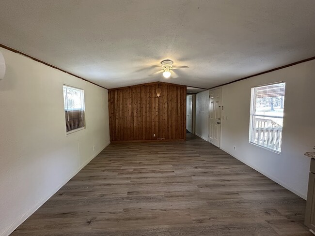 Photo - 26518 McIntosh Rd