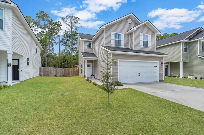 Photo - AVAILABLE NOVEMBER (PET FRIENDLY)