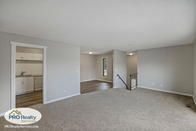 Photo - 2 Bedroom Townhome In Eagan