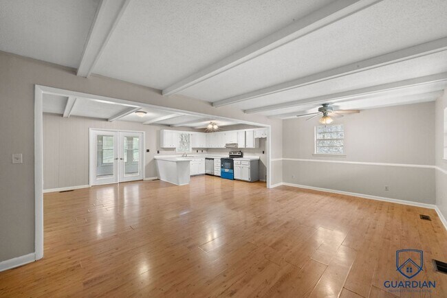 Photo - 415 Hill St