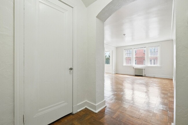 Photo - 5646 Hobart St Unidad 6