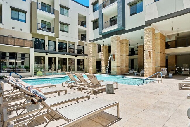 15501 N Dial Blvd Unit SI ID1380009P