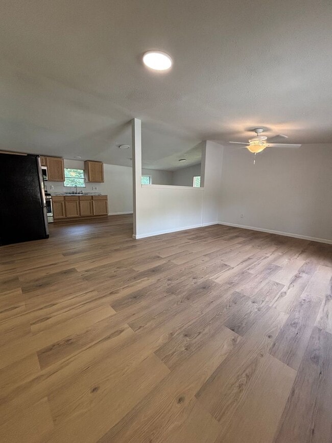 305 Cascade Dr