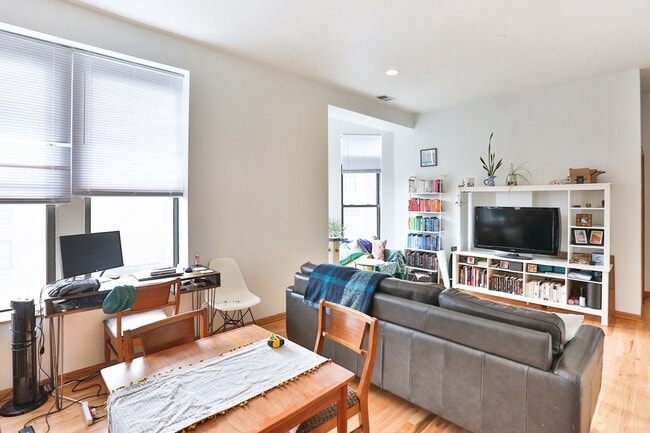 Photo - Noble Square Large 2 Bed w/Central Heat & A/C, Only 2 Blocks to the Blue Line, In-Unit Laundry. F... Unit 4F