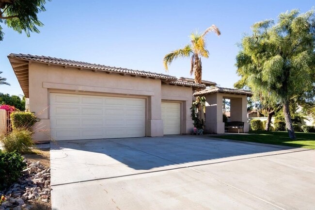 40741 Avenida Solana