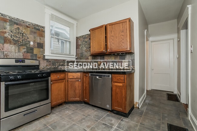 Photo - 570 Flatt Terrace