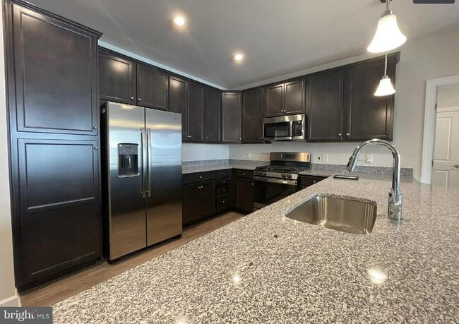 Photo - 3925 Fair Ridge Dr Unit 304