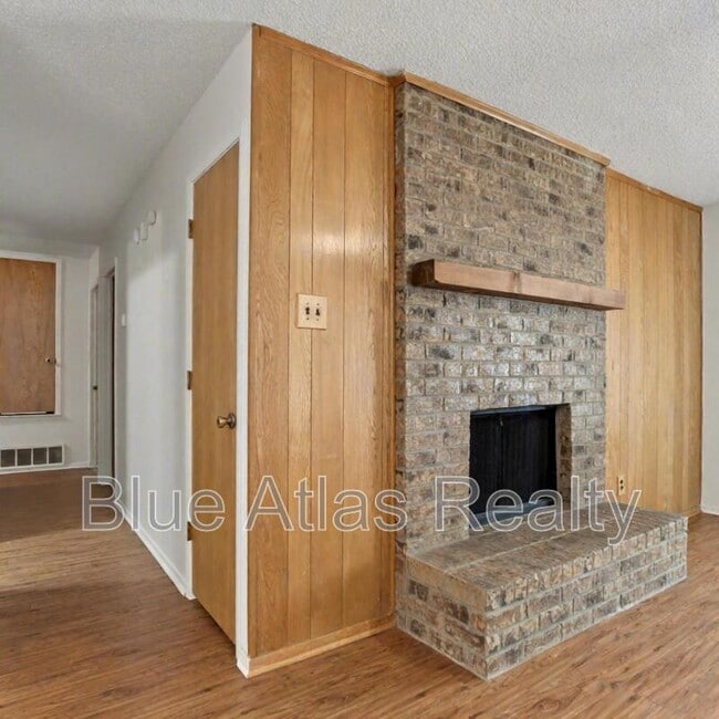 Photo - 7016 Lincoln Dr