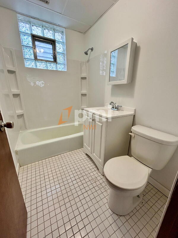 Photo - 1308 W 150th St Unidad Bsmt Rental