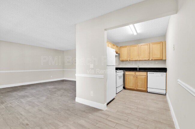 414 Meadows Cir