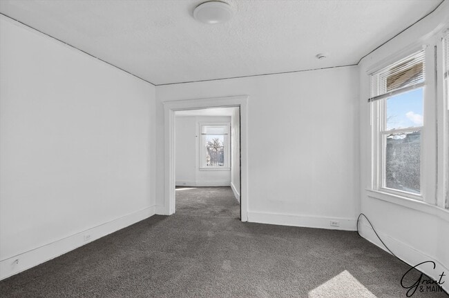 Photo - 74-74 Pilgrim St