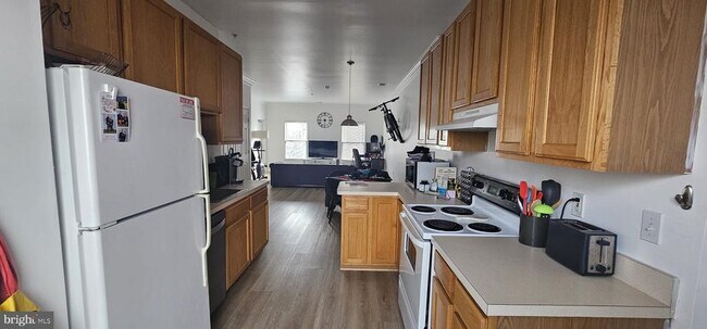 Photo - 422 Main St Unit 300