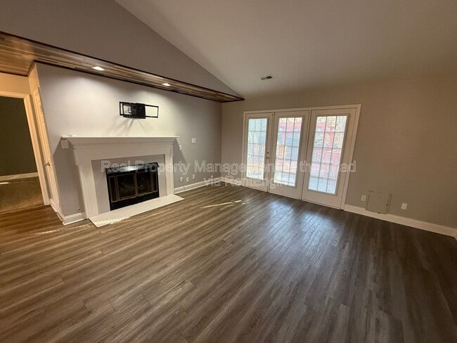 Photo - 1319 Glen Raven Ct