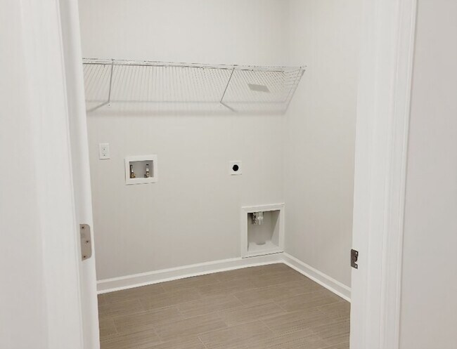 Photo - 275 Lillian St