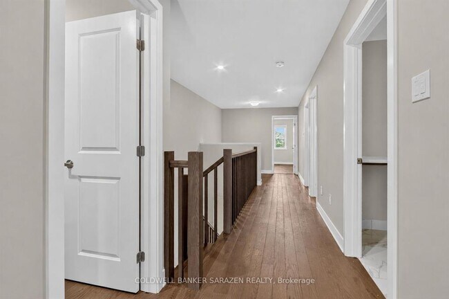 Photo - 330 Whitham Cres