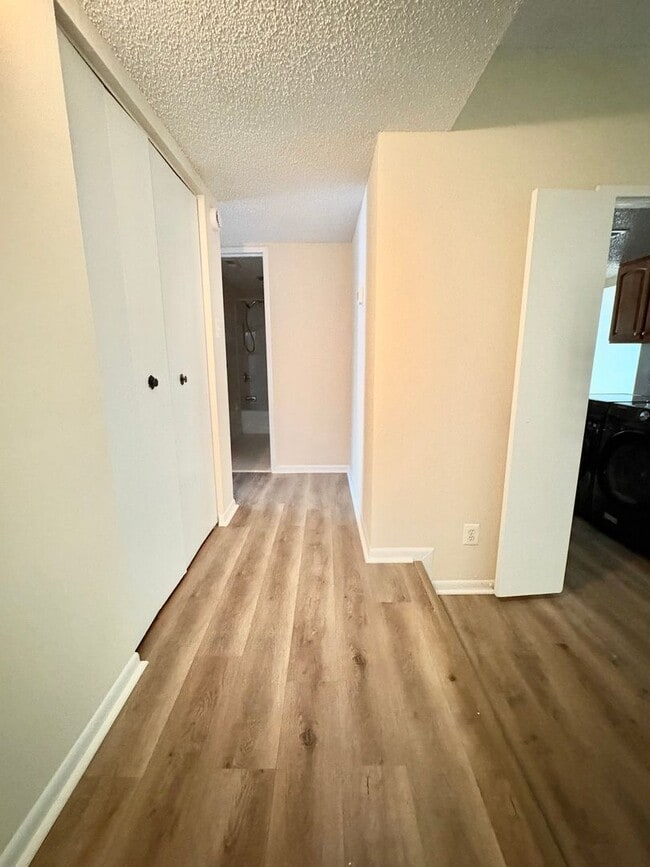 Photo - Bright And Cozy 2 Bed 1 Bath Condo With Pa...