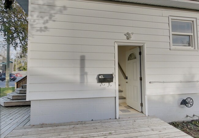 Photo - Studio Basement Apartment for Rent in Kingston, ON: $1,500/month - Utilities + Parking Included Unité 2