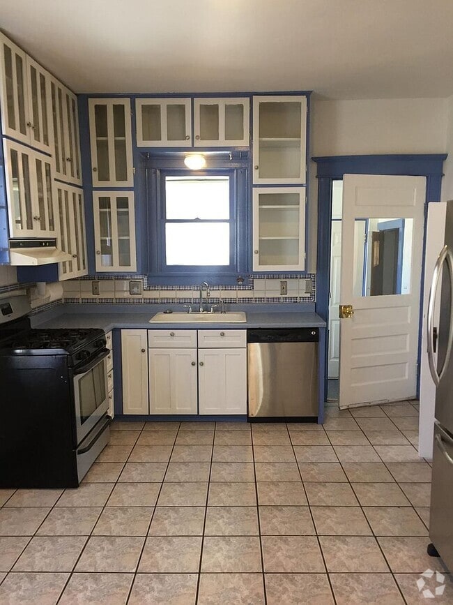 Building Photo - 1519 S Cascade Ave Rental