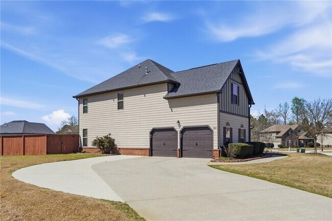 Photo - 523 Besra Dr