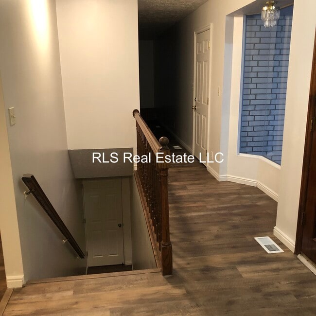 Photo - 1572 E Hidden Valley Rd