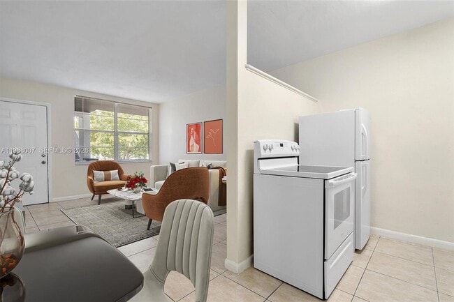 Photo - 1715 N 16th Ave Unidad 215