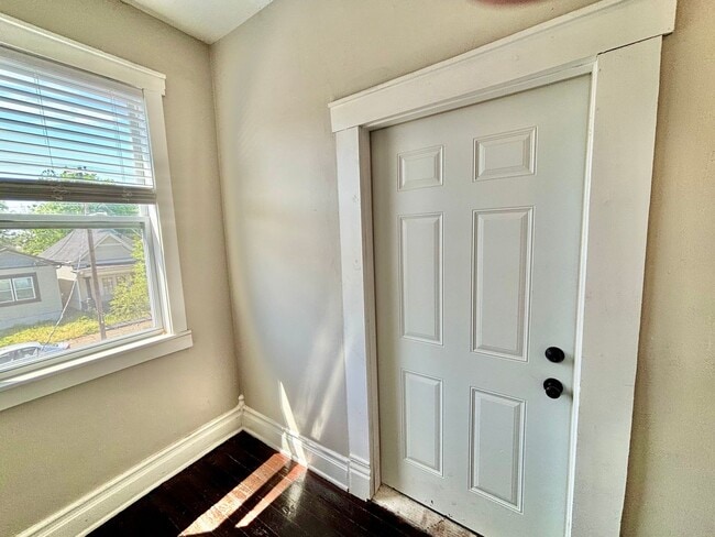 Photo - 513 E Ormsby Ave Unit 2