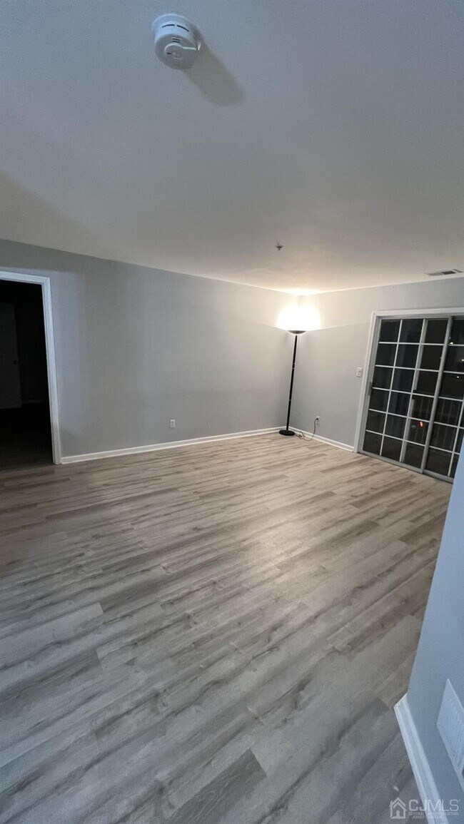 523 Waterford Dr Condo Condo for Rent in Edison, NJ