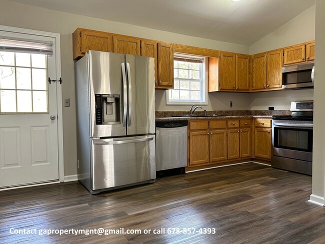Kitchen - 209 Sewell Rd