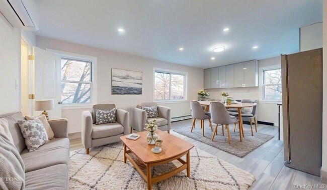 Building Photo - 24-40-40 86th St Unit 2F