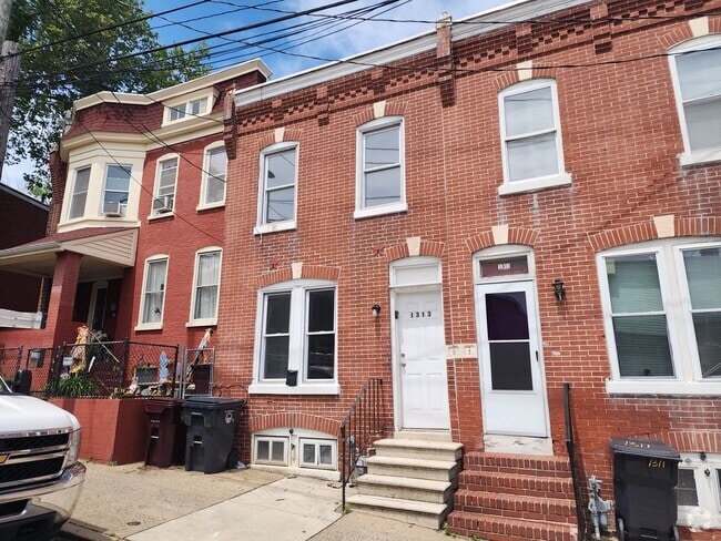 Building Photo - 1313 Lancaster Ave Rental