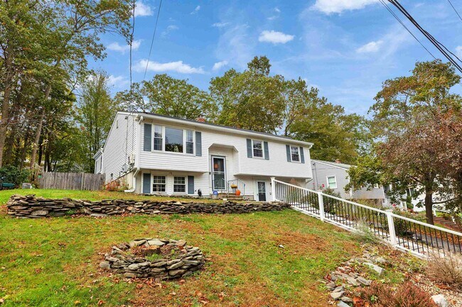 Photo - 52 Jonathan Ln