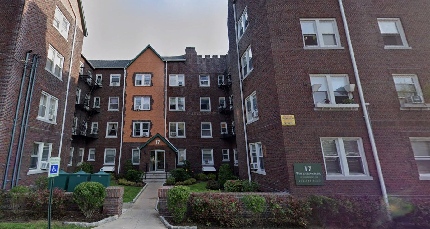 Photo - 17 W Englewood Ave