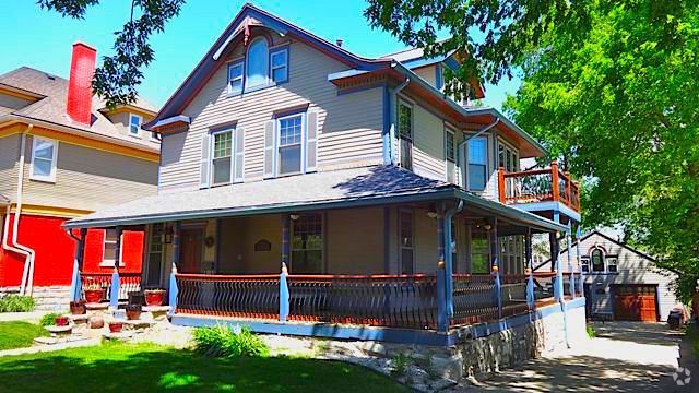 Building Photo - 3027 McGee St Rental