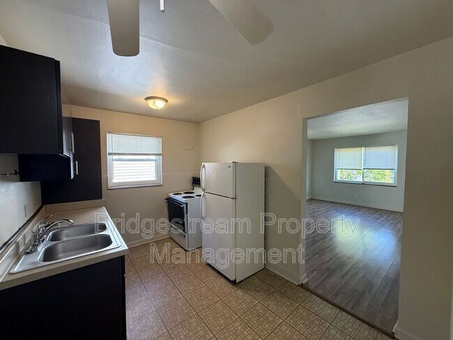 Photo - 68 Knecht Dr