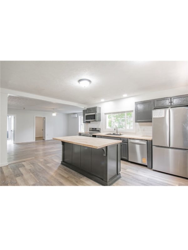 Photo - 225 E Bergey St