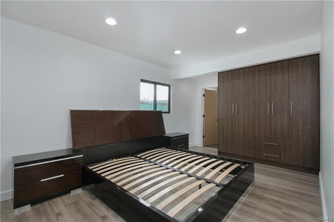 Photo - 8143 Hazeltine Ave