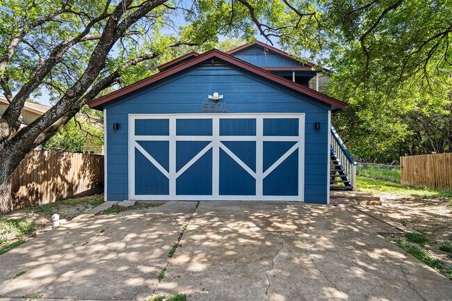 Building Photo - 5501 Spring Meadow Rd Unit B