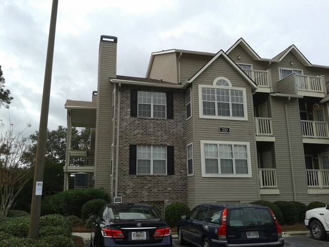 Building Photo - Rare Hoover Creek Condo with One Car Garage