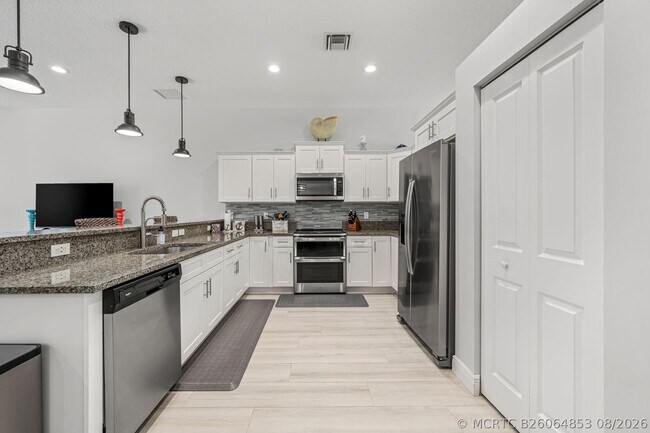 Photo - 13458 Brixham St