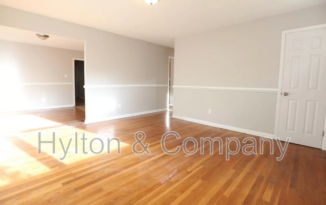 Photo - 2703 Boston St