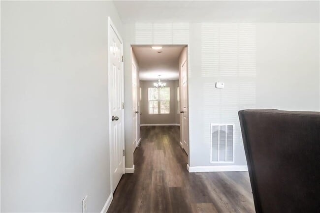 Photo - 5823 Strathmoor Manor Cir