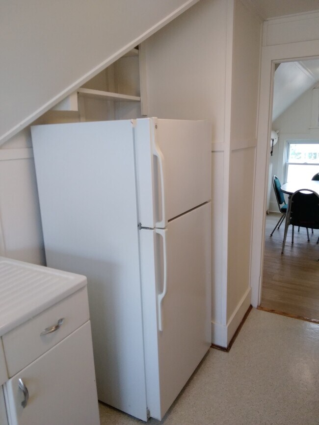 Kitchen - 438 N Aurora St Unit 3