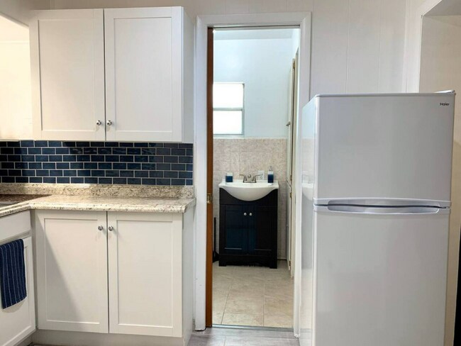 Photo - 3120 Peel Ave Unit 3