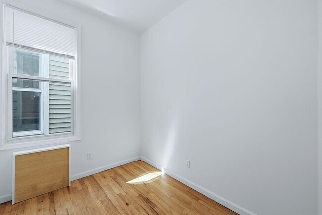 Photo - 211 20th St