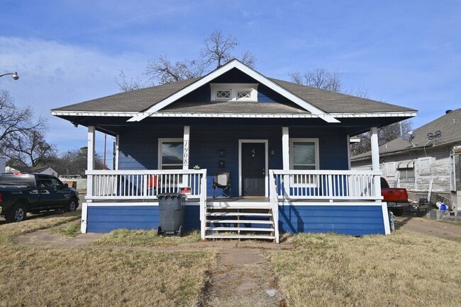 Building Photo - 1908 10th St Unit A