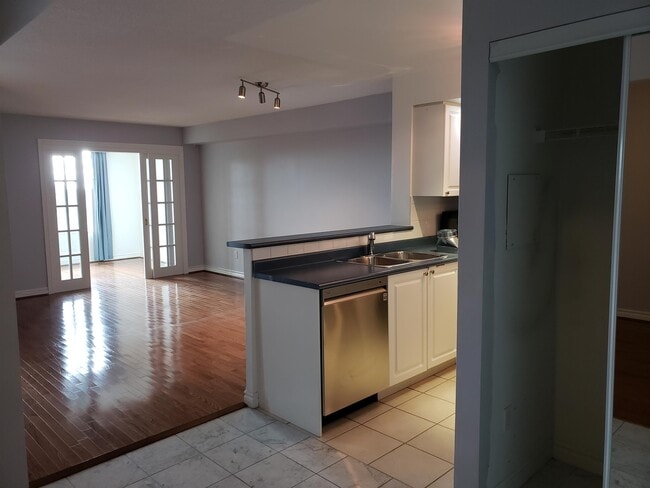 Photo - 123-1123 Omni Dr