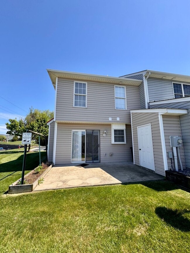 Photo - Townhouse for Rent in Liberty Square