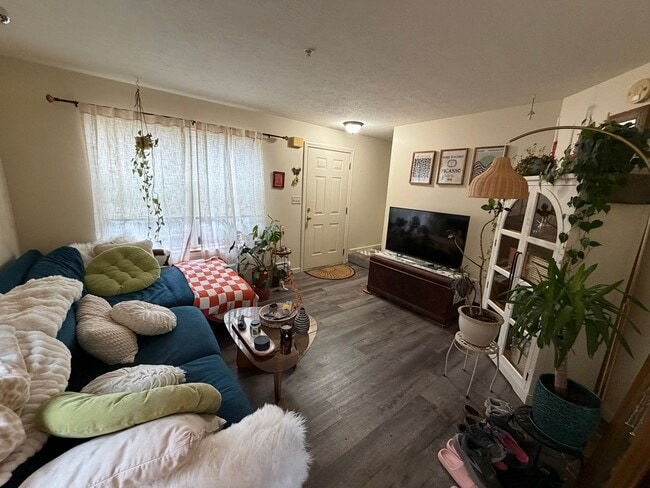 33 Maggie Ln Unit 4